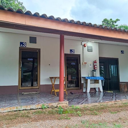 Chattong Resort Trat Buitenkant foto